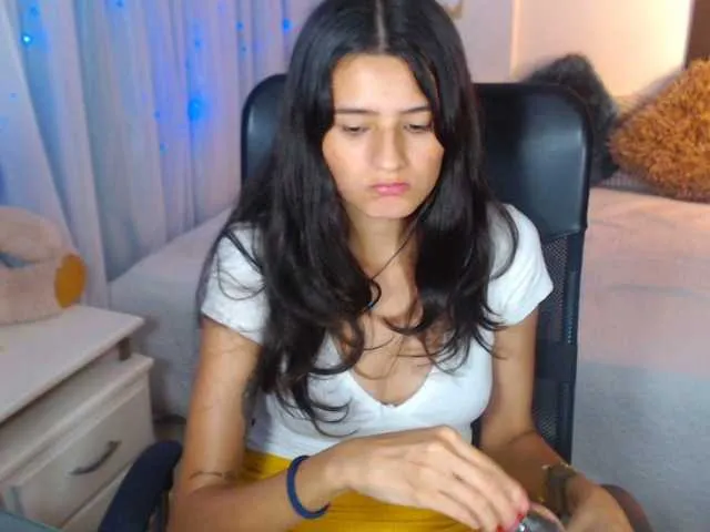 Live sex webcam photo for Elektra07 #272351467