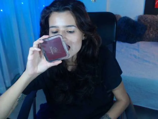 Live sex webcam photo for Elektra07 #272902135