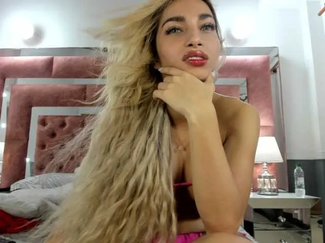 Live sex webcam photo for ElektraTs #283772020
