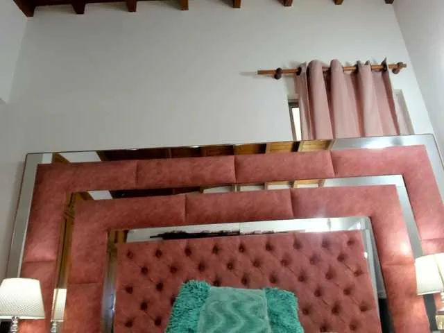 Live sex webcam photo for ElektraTs #290877698