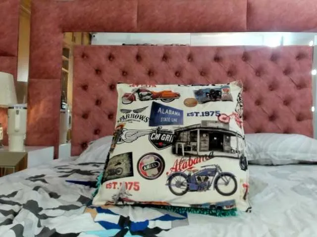 Live sex webcam photo for ElektraTs #291832556