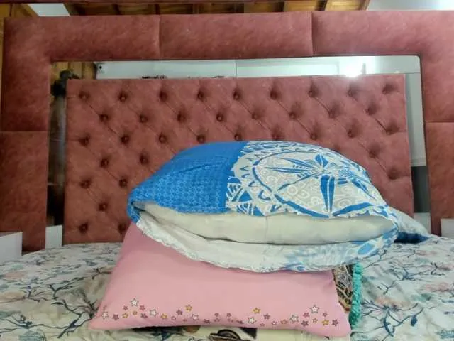 Live sex webcam photo for ElektraTs #292310689