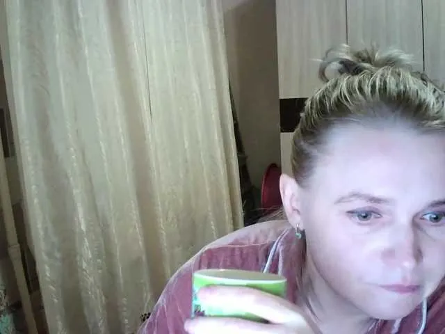 Live sex webcam photo for ElenCarr #272054314