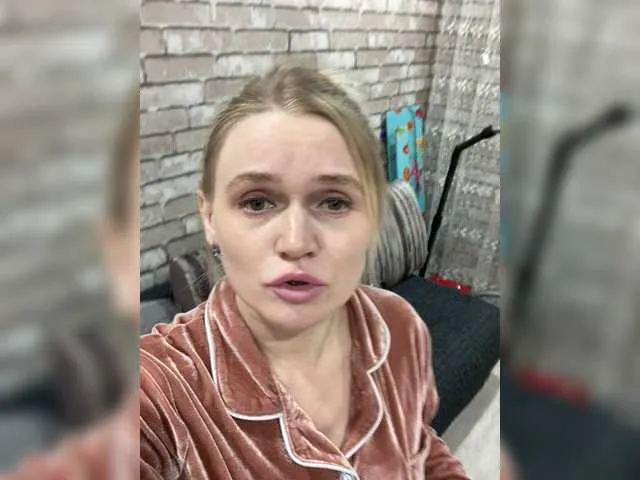 Live sex webcam photo for ElenCarr #272269178