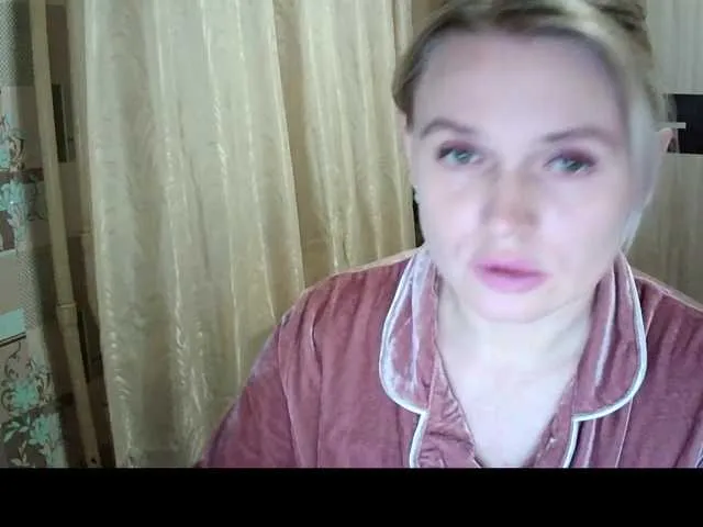 Live sex webcam photo for ElenCarr #272346374