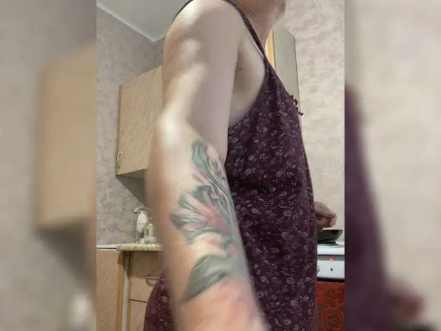 Live sex webcam photo for ElenCarr #274291299