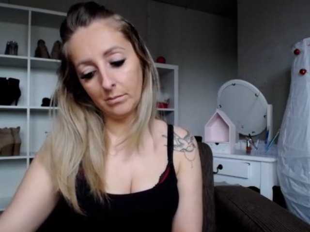 Live sex webcam photo for ElenHotXO #272988343