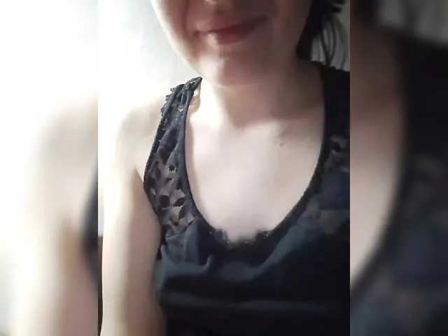 Live sex webcam photo for Elena19962 #290774496