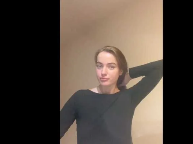 Live sex webcam photo for ElenaGorgeous #274778943