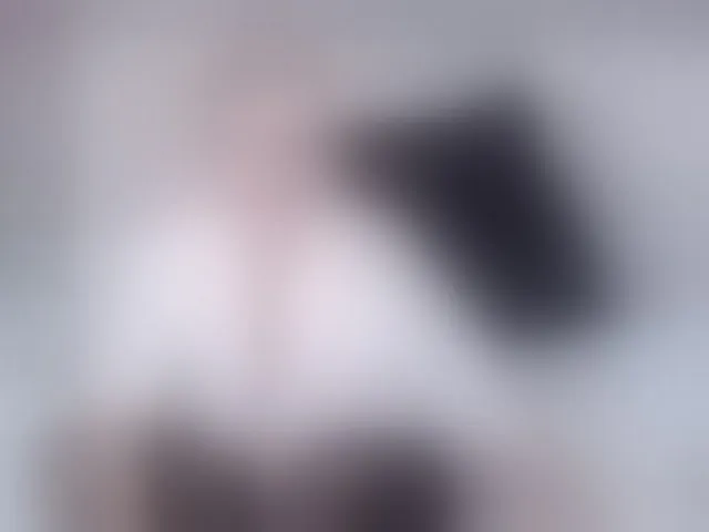 Live sex webcam photo for ElenaJuarez #293593192