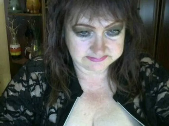 Live sex webcam photo for ElenaZed #287985102