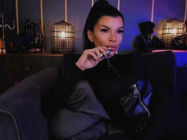 Live sex webcam photo for EleniaDevons #290458796