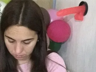 Live sex webcam photo for Eleonor30 #181035915