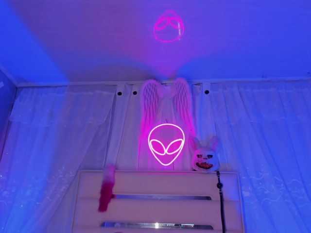 Live sex webcam photo for EliJass #277943488