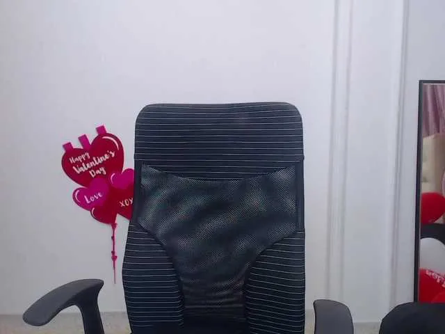 Live sex webcam photo for ElianaKin #272506645