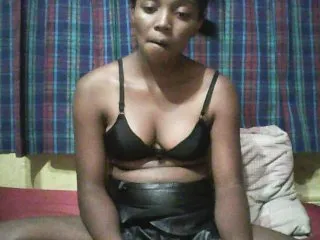 Live sex webcam photo for ElianeXhot #143195319