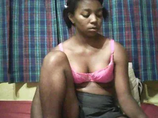 Live sex webcam photo for ElianeXhot #143306841