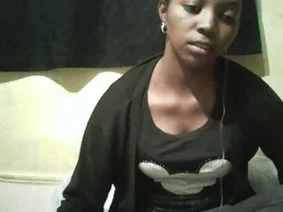 Live sex webcam photo for ElianeXhot #164028337