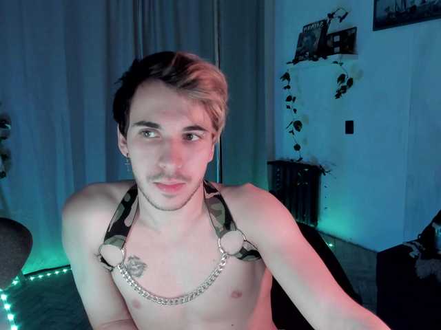 Live sex webcam photo for EliasRyn #276624206