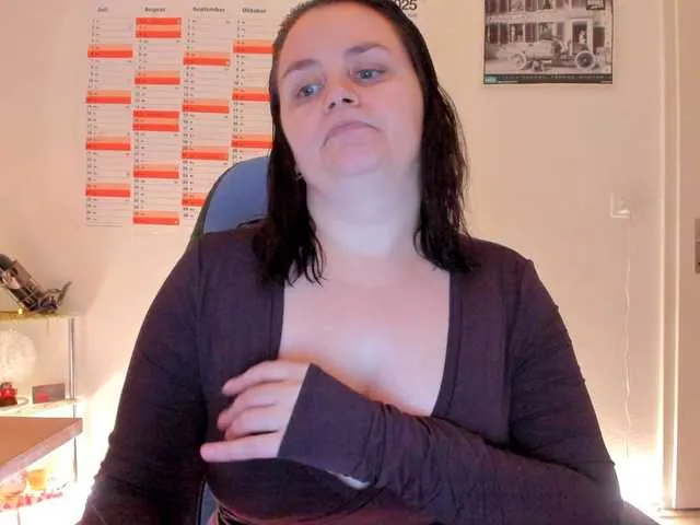 Live sex webcam photo for Elieen2 #292286931