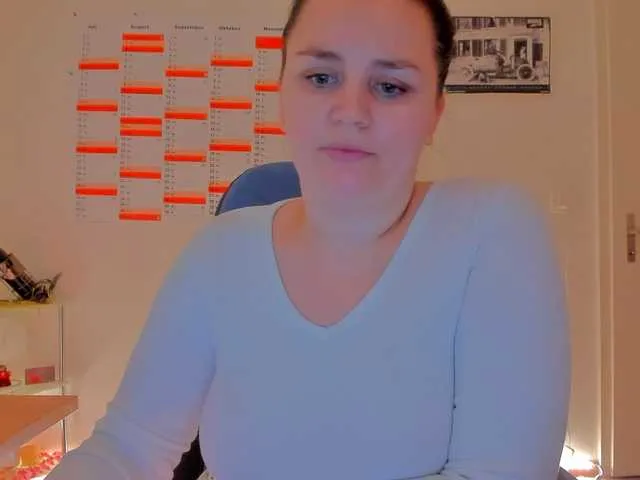 Live sex webcam photo for Elieen2 #292347220