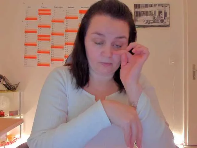 Live sex webcam photo for Elieen2 #292391578