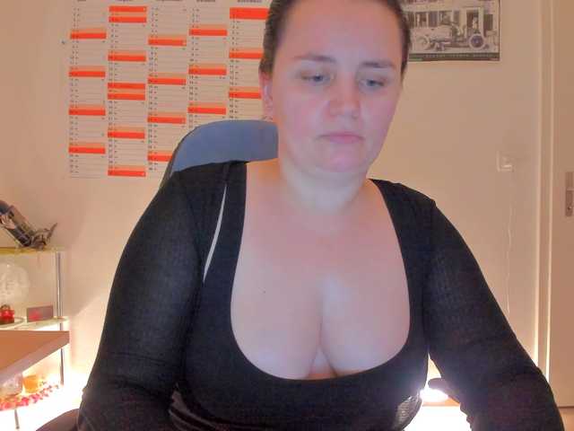 Live sex webcam photo for Elieen2 #292404922