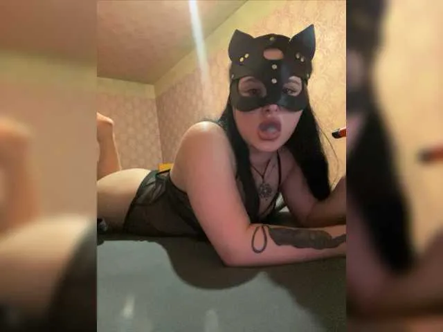 Live sex webcam photo for Elin6666 #275576423