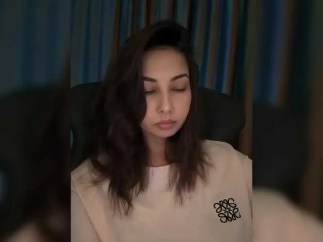 Live sex webcam photo for ElinaEbberline #292063025