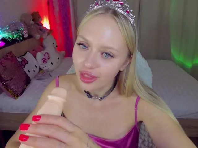 Live sex webcam photo for ElinaOcean #292058439
