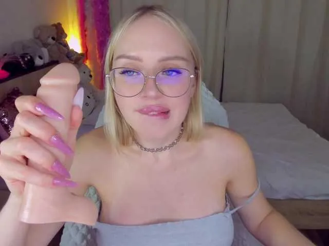 Live sex webcam photo for ElinaOcean #292099646