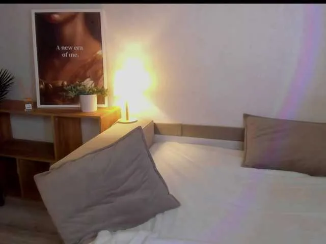 Live sex webcam photo for ElinaStarr #292015424