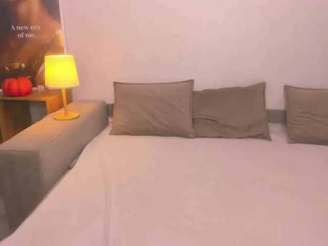 Live sex webcam photo for ElinaStarr #292191474