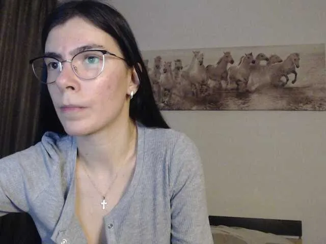 Live sex webcam photo for Elinor21 #290341427