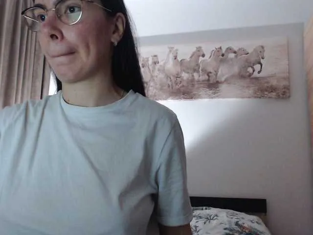 Live sex webcam photo for Elinor21 #290822007