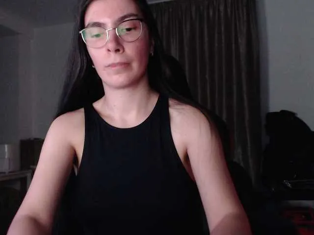 Live sex webcam photo for Elinor21 #291161670