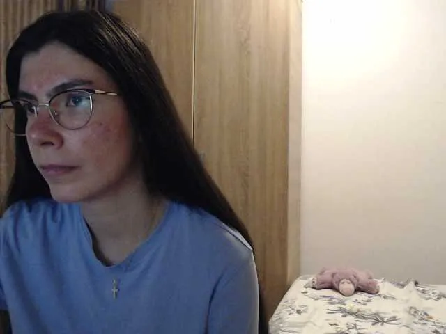 Live sex webcam photo for Elinor21 #291254250