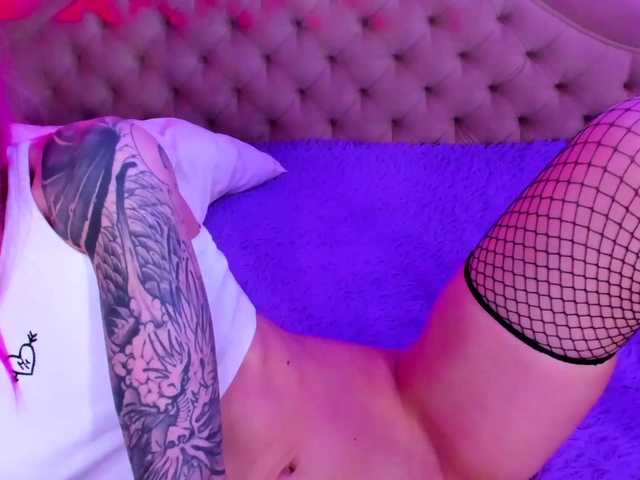 Live sex webcam photo for Elis-Klark #272294421