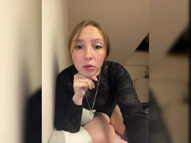 Live sex webcam photo for Elis69Moriston #276707100