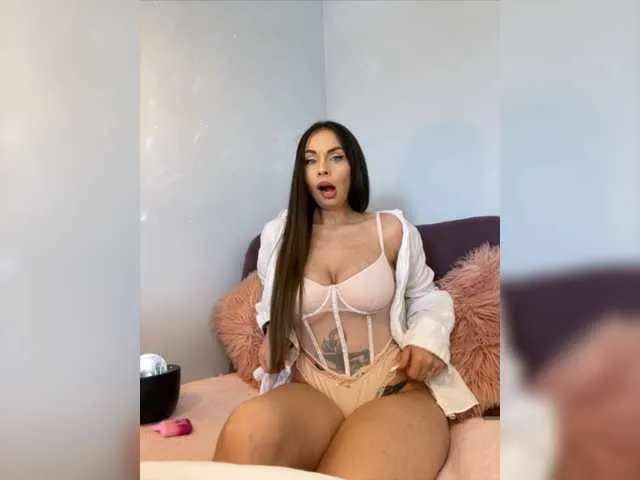 Live sex webcam photo for ElisCat #276211875