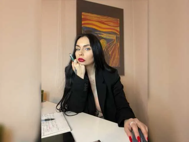 Live sex webcam photo for ElisCat #277438344