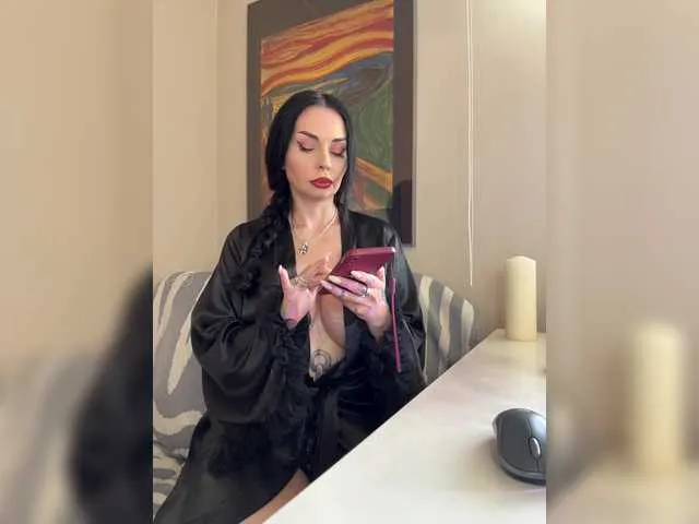 Live sex webcam photo for ElisCat #290684580