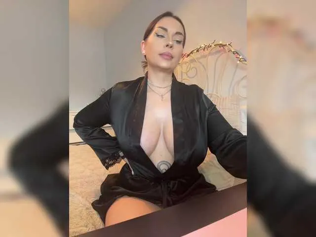 Live sex webcam photo for ElisCat #292606758
