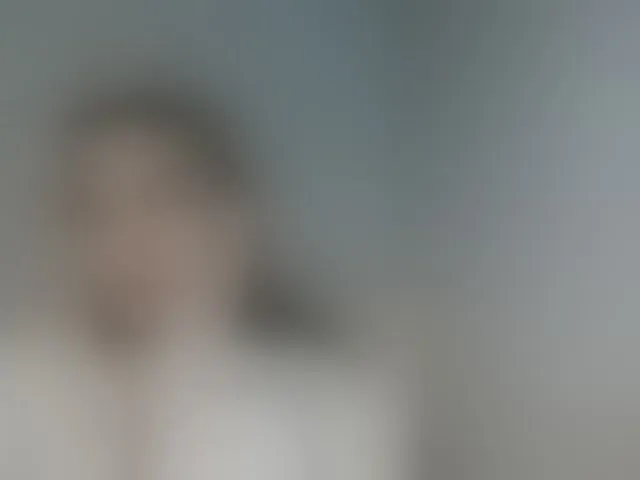 Live sex webcam photo for ElisCat #294104761