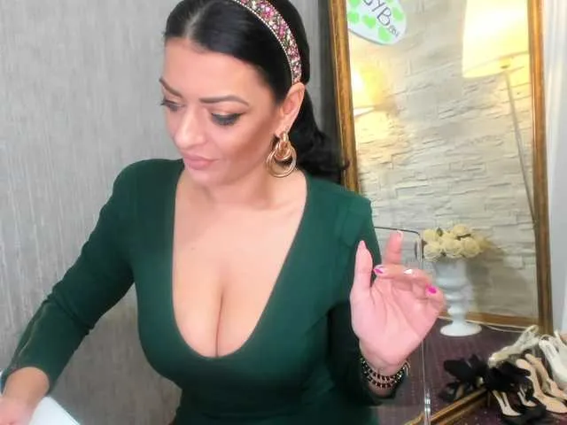 Live sex webcam photo for ElisaBaxter #288020164