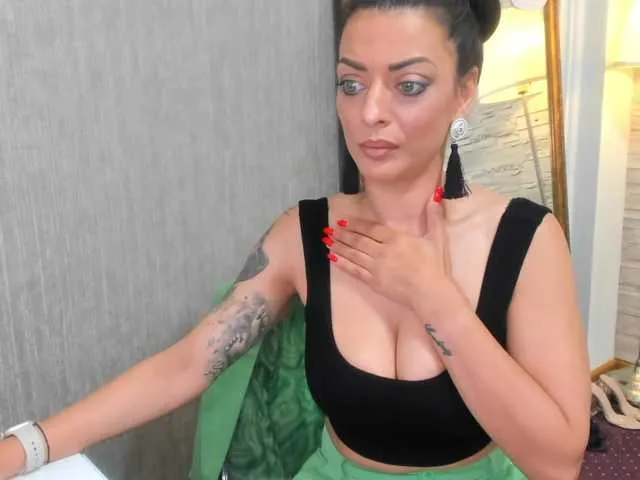 Live sex webcam photo for ElisaBaxter #288020240