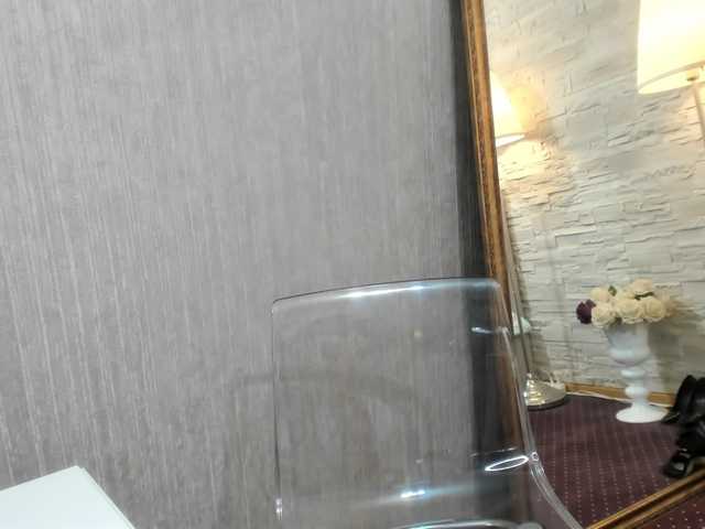 Live sex webcam photo for ElisaBaxter #288020255