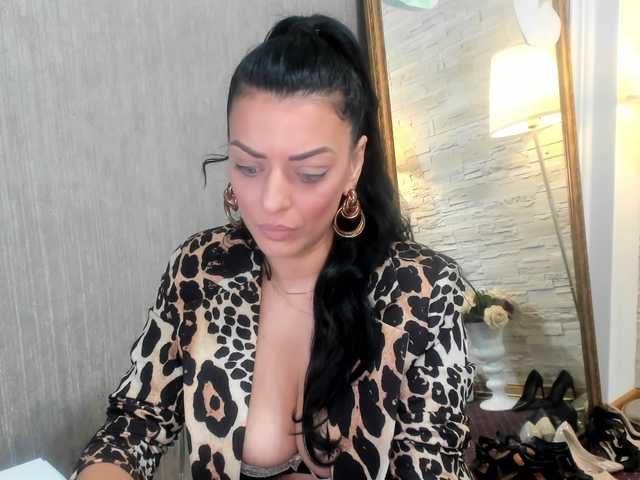 Live sex webcam photo for ElisaBaxter #288020294