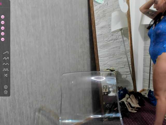 Live sex webcam photo for ElisaBaxter #288020350