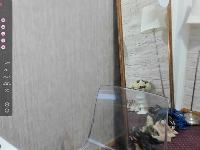 Live sex webcam photo for ElisaBaxter #288020403